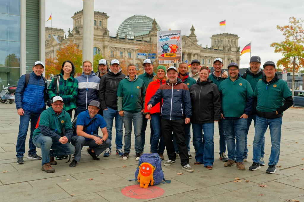 Das Awite-Team bei der Demonstration vor dem Reichstag
